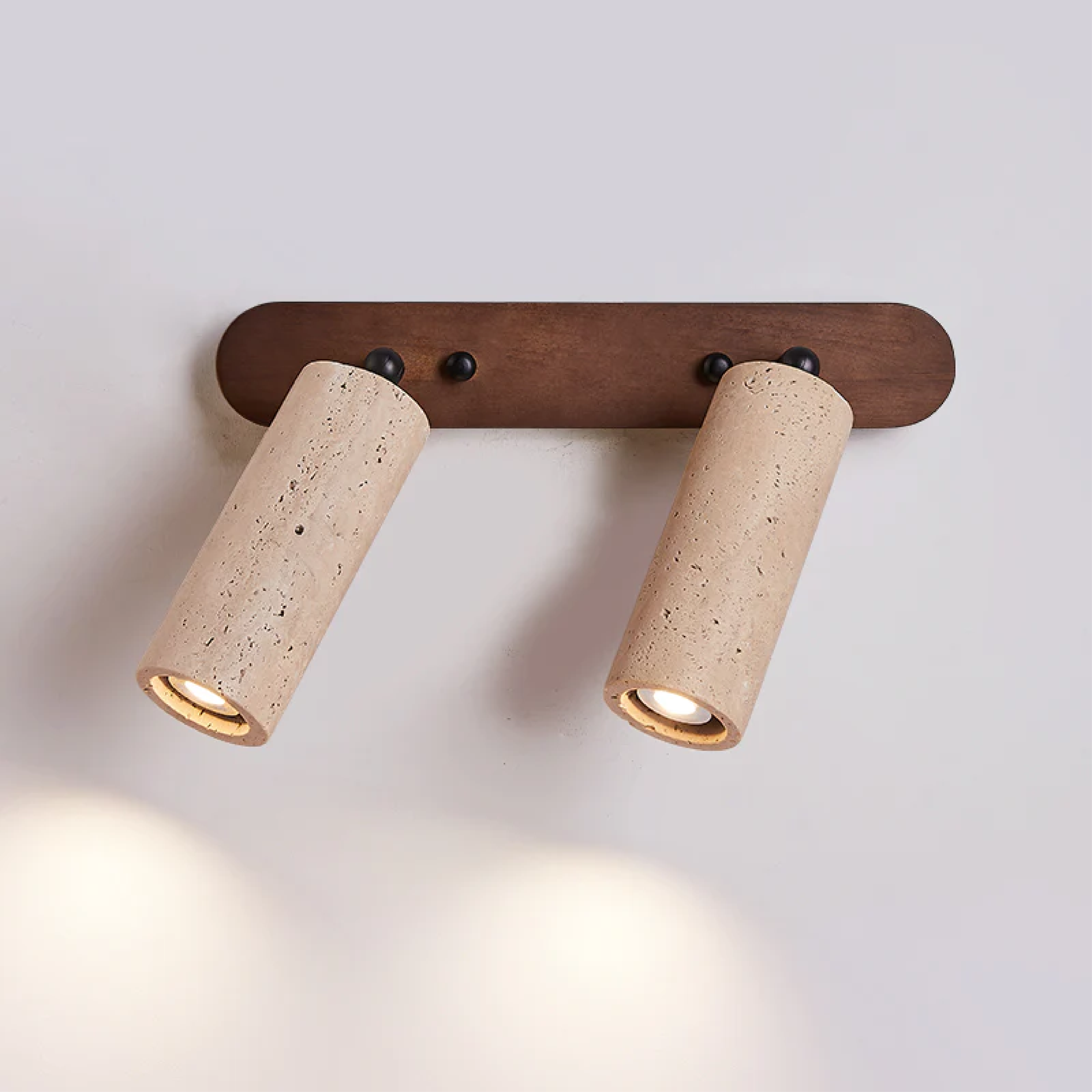 Aurivon | Drehbare Travertin-Wandleuchte mit einem Hauch von Retro-Charme